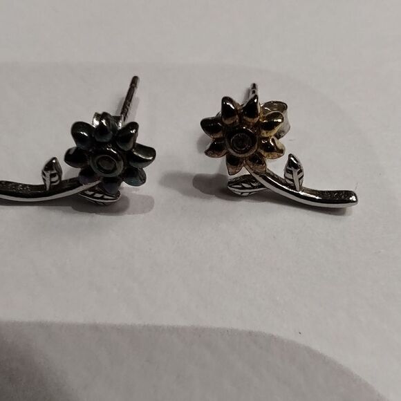Dainty Flower Pierced Post Earrings - Picture 5 of 10